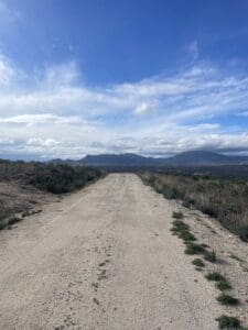 Pista de la Cañada Real de las Marinas en la que hacemos marcha nórdica