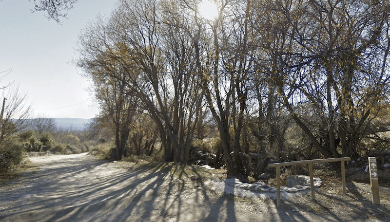 Pista de bajada en la ruta de marcha nórdica de Mataelpino