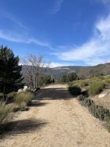 Pista ancha y fácil para practicar marcha nórdica