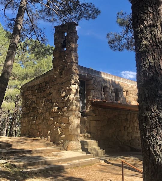 Ruta de marcha nórdica al mirador de la Jarosa. Ermita de San Macario