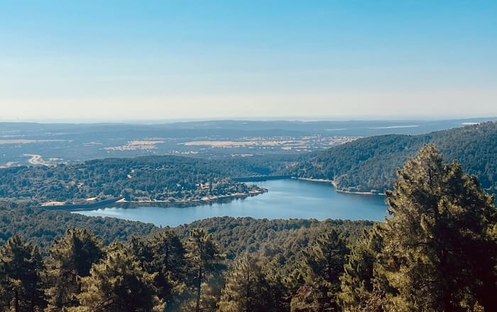 Vistas en la ruta de marcha nórdica por la Jarosa.