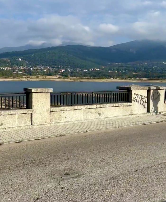 Comienzo de la ruta de marcha nórdica al embalse de Navacerrada