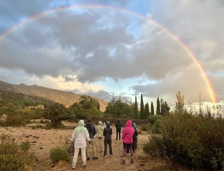 Arcoiris en marcha nórdica