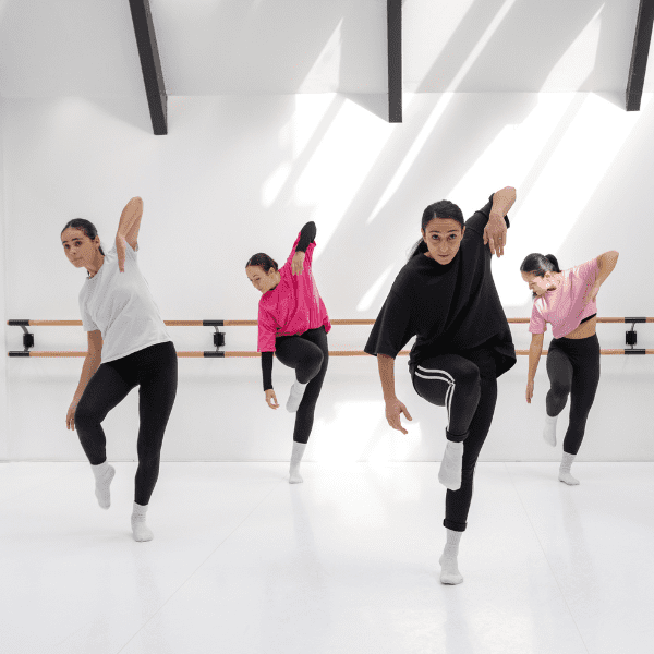 Chicas bailando para un taller de nordic dance
