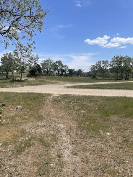 Camino en la ruta de marcha nórdica al Cerro de la Golondrina
